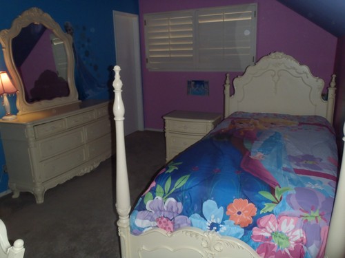 Princess girl twin - twin, wood