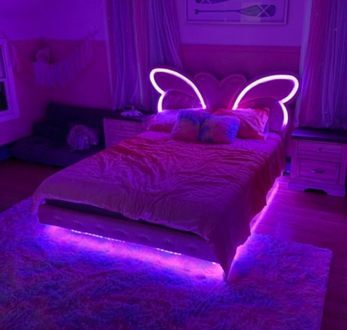 Full size bed frame - bed, pink